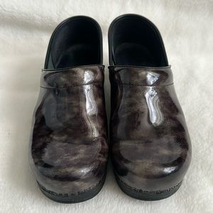 Dansko shoes, size 39, black and gray patent leather